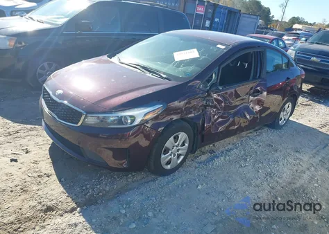 2018 Kia Forte Lx z USA, uszkodzony, nr VIN 3KPFK4A77JE182683